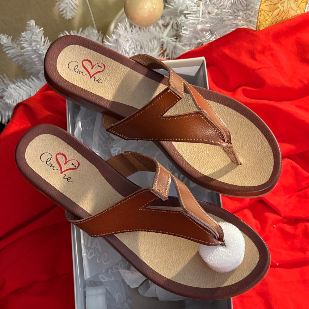 Mia Shoes Tan and Brown Women's Sandals